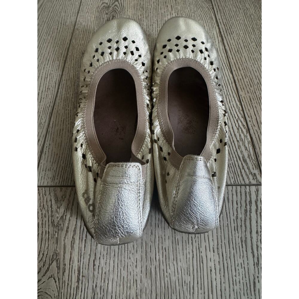 Taos Gold Ballet Flats Size 6.5 - Picture 6 of 6
